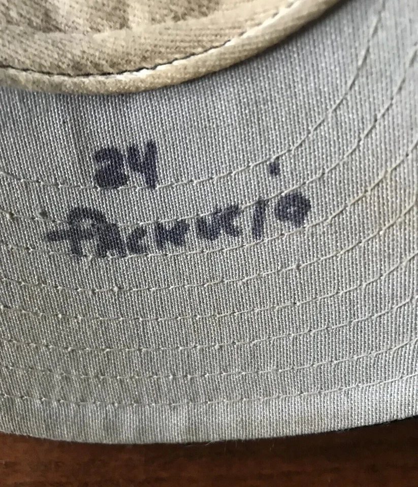 Б/у бейсбольная кепка с автографом Мэнни Рамиреса из Boston Red Sox - Изображение 3 из 4