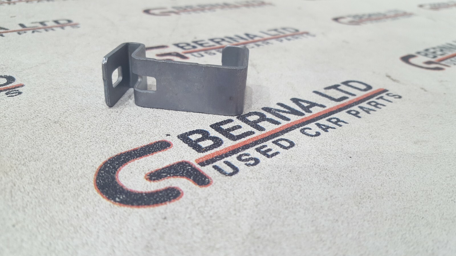 GENUINE MERCEDES A CLASS W177 2018-2020 SUPPORT BRACKET  