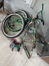 Selling my SE Big Flyer 29Its partially taken apart all the main parts are here.