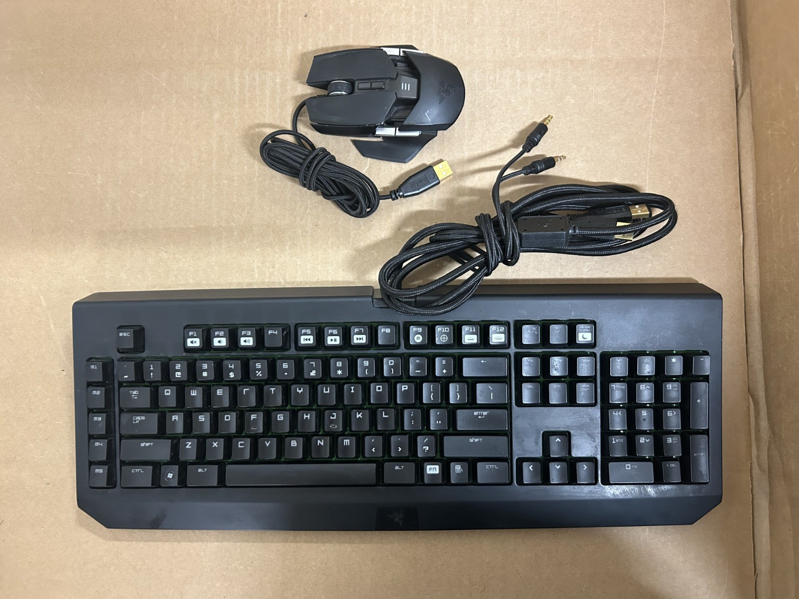 Razer BlackWidow Ultimate Gaming Keyboard with Razer RC30-00