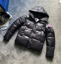 Canada Goose Women’s Black Hooded Down Full Zip Puffer Jacket Logo S/P