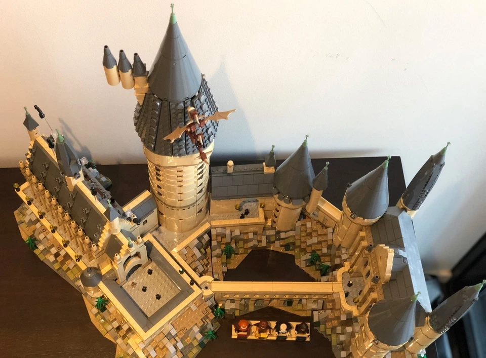 Totalmente Nuevo Harry Potter Réplica Castillo de Hogwarts 6020 piezas Modelo 71043 como LEG0 Foto 2 de 4
