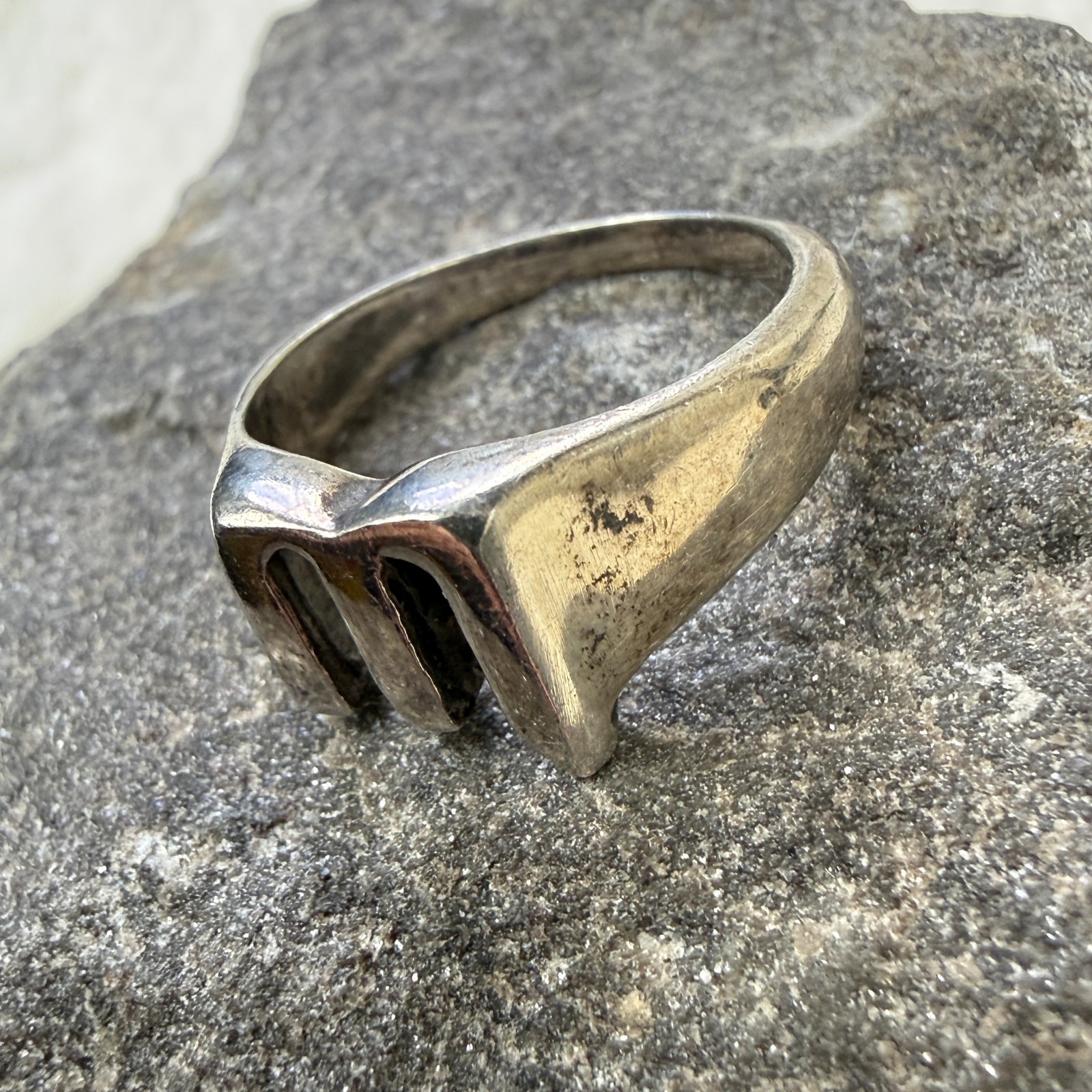 Sterling Silver M Initial Statement Ring 7.25 - image 9