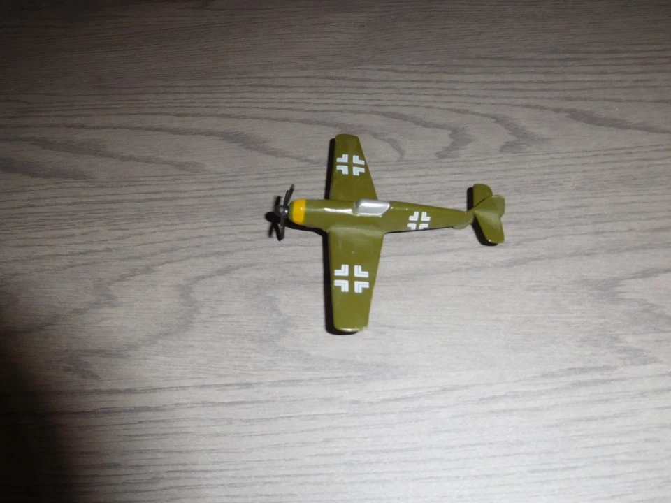 Dyna Flites Messerschmitt A123 Die-cast Green Military Plane - Image 3 of 4