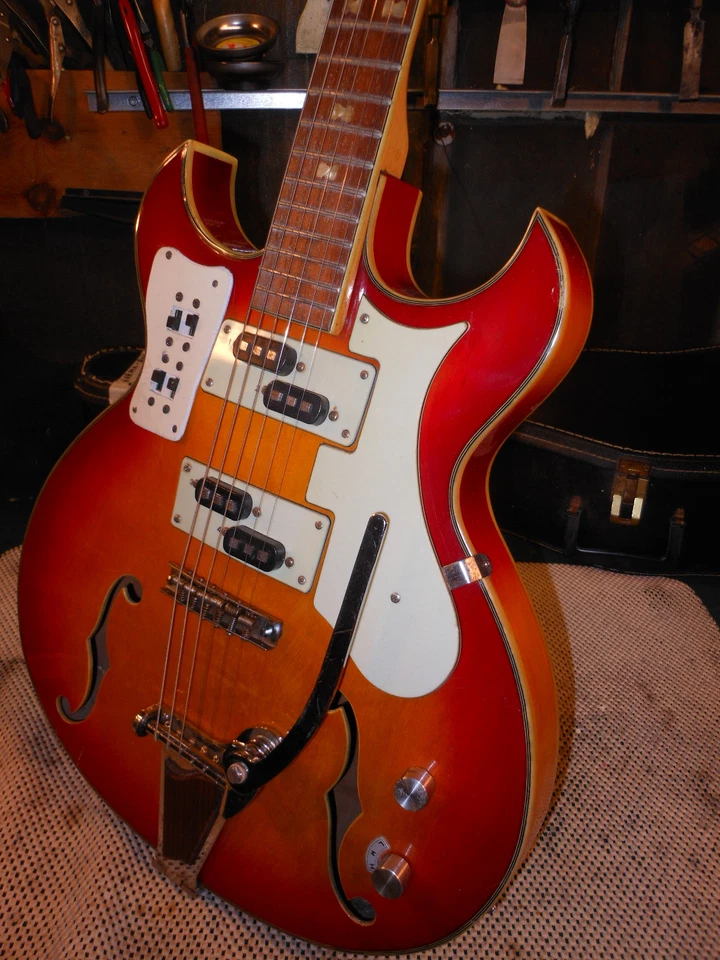 VINTAGE NORMA 4-PICKUP GUITAR JAPAN-MADE Double Pointed - Image 4 of 4