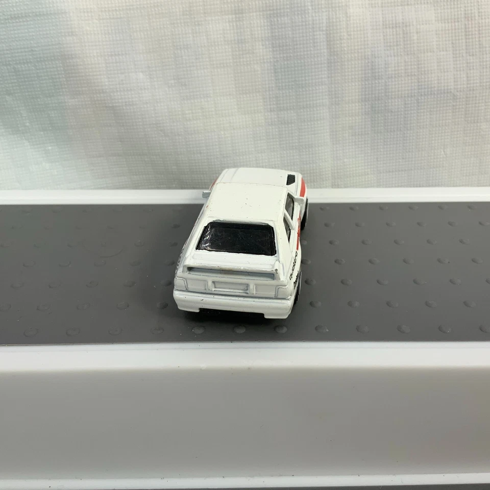 Hot Wheels Primera Edición Baja Blazers '84 Audi Sport Quattro Blanco Die Cast Foto 2 de 4