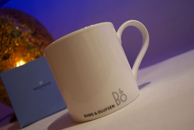 Bang and Olufsen B&O Beo Official Wedgewood Becher Tasse Kaffee Tee Fine China (001)