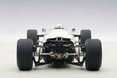 AUTOart Honda F1 RA272 1:18 Vehicle Car - White (86599) for sale
