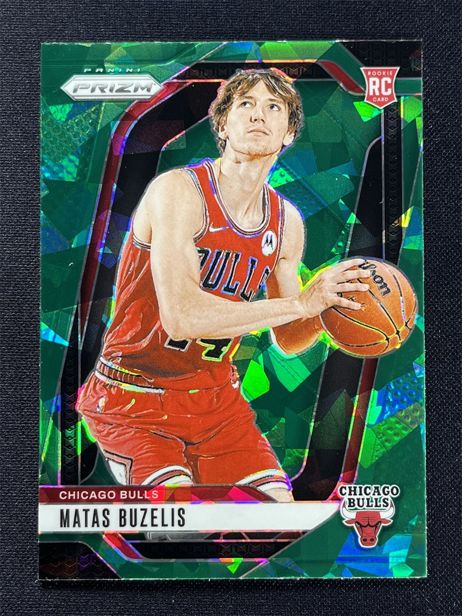 2024-25 Panini Prizm Matas Buzelis #252 Green Cracked Ice Prizm Rookie RC Bulls