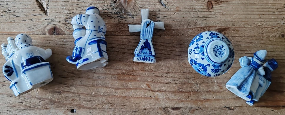 VINTAGE RUSSIAN & DUTCH MINIATURE BLUE WHITE GZHEL & DELFT PORCELAIN ASSORTMENT - Image 2 of 4