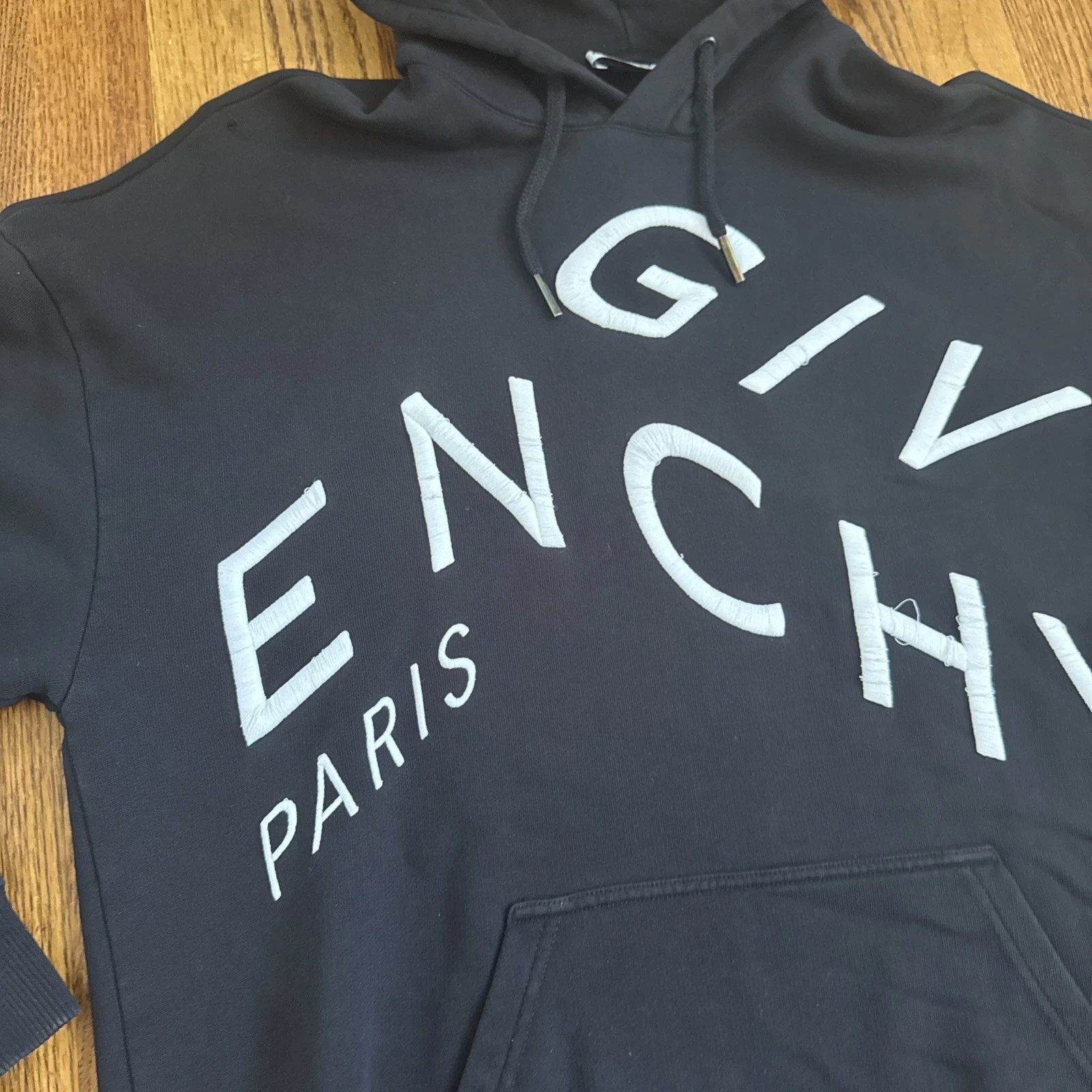 Felpa con cappuccio Givenchy in cotone con stampa logo rifratta nera e scritta bianca taglia S C8