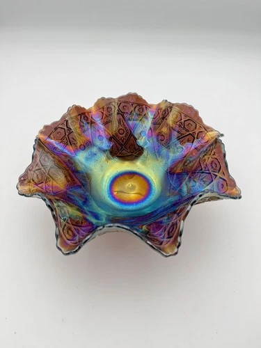 IMPERIAL  "DIAMOND RING"   VINTAGE CARNIVAL GLASS EIGHT RUFFLED 9” BOWL