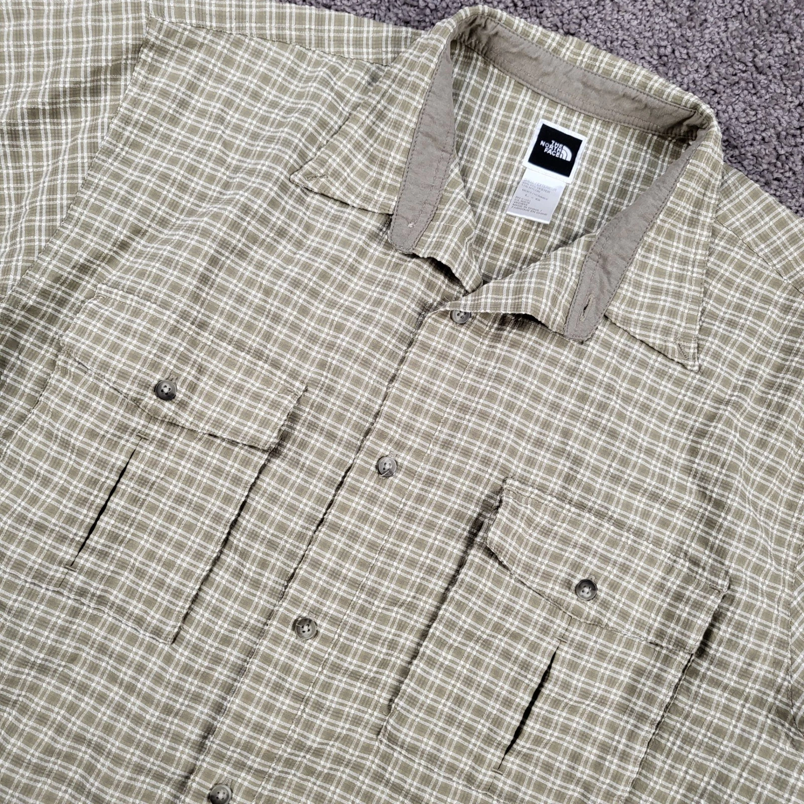 The North Face Men's Large Seersucker Plaid Short Sleeve Vented Hiking Shirt
Opens in a new window o
