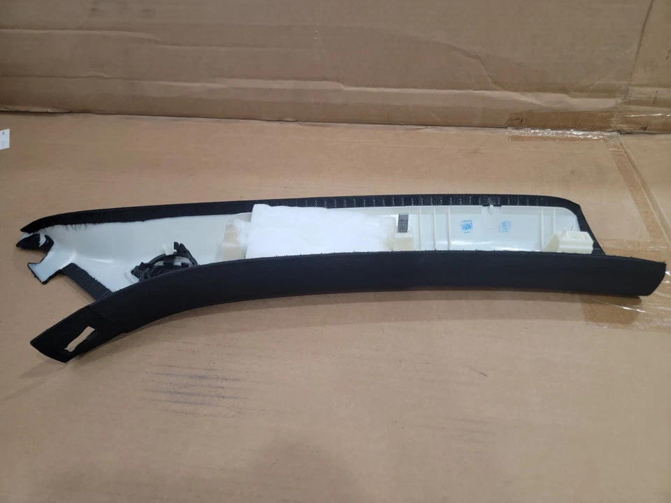 Audi a3 2019 izquierda un pilar 8v5867233a OEM Foto 4 de 4