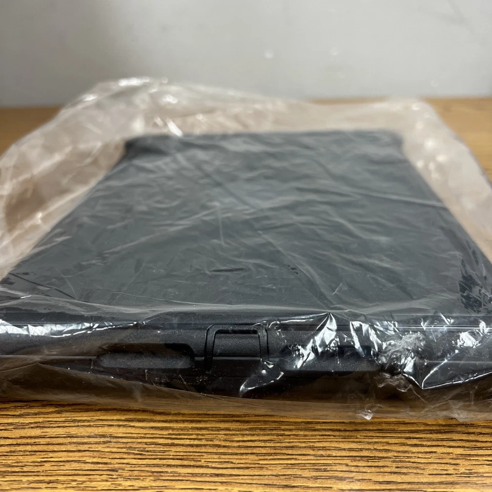 OTTERBOX Defender Rugged Protection for Apple iPad - 78-51462, Black - Image 3 of 4