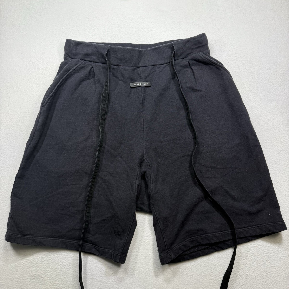 FEAR OF GOD RELAXED SHORT Lサイズ Shorts Fear of God Essentials Relaxed Short Jet Black | Footshop