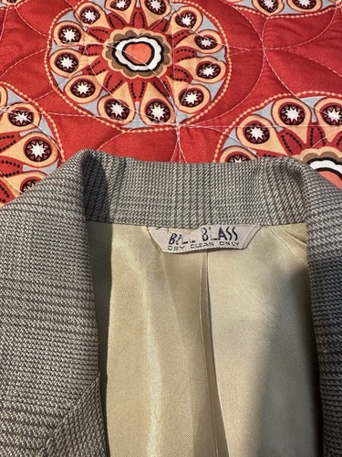 Bill Blass Men's Tan Suit-Size 36 Regular - Picture 6 of 19