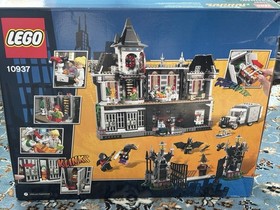 LEGO 10937 Batman Arkham Asylum Breakout 2013 RETIRED BRAND NEW Sealed 1619 pcs