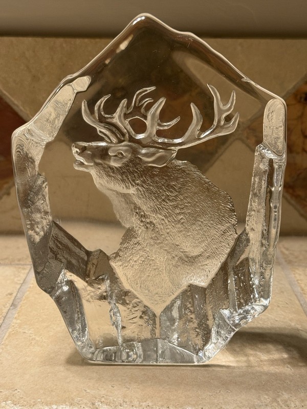 Mats Jonasson Sweden Elk Crystal 6.5 inches