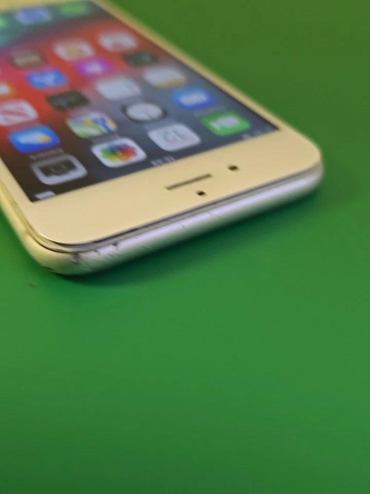 Apple iPhone 6 (Unlocked) 16gb in Silver -   Faulty Read.   (DK745) - Image 3 of 4