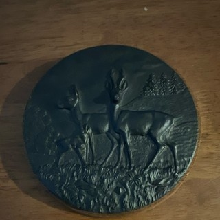 Runde Eisenguss Plakette Relief Wandbild mit Hirschmotiv Aufhängeloch