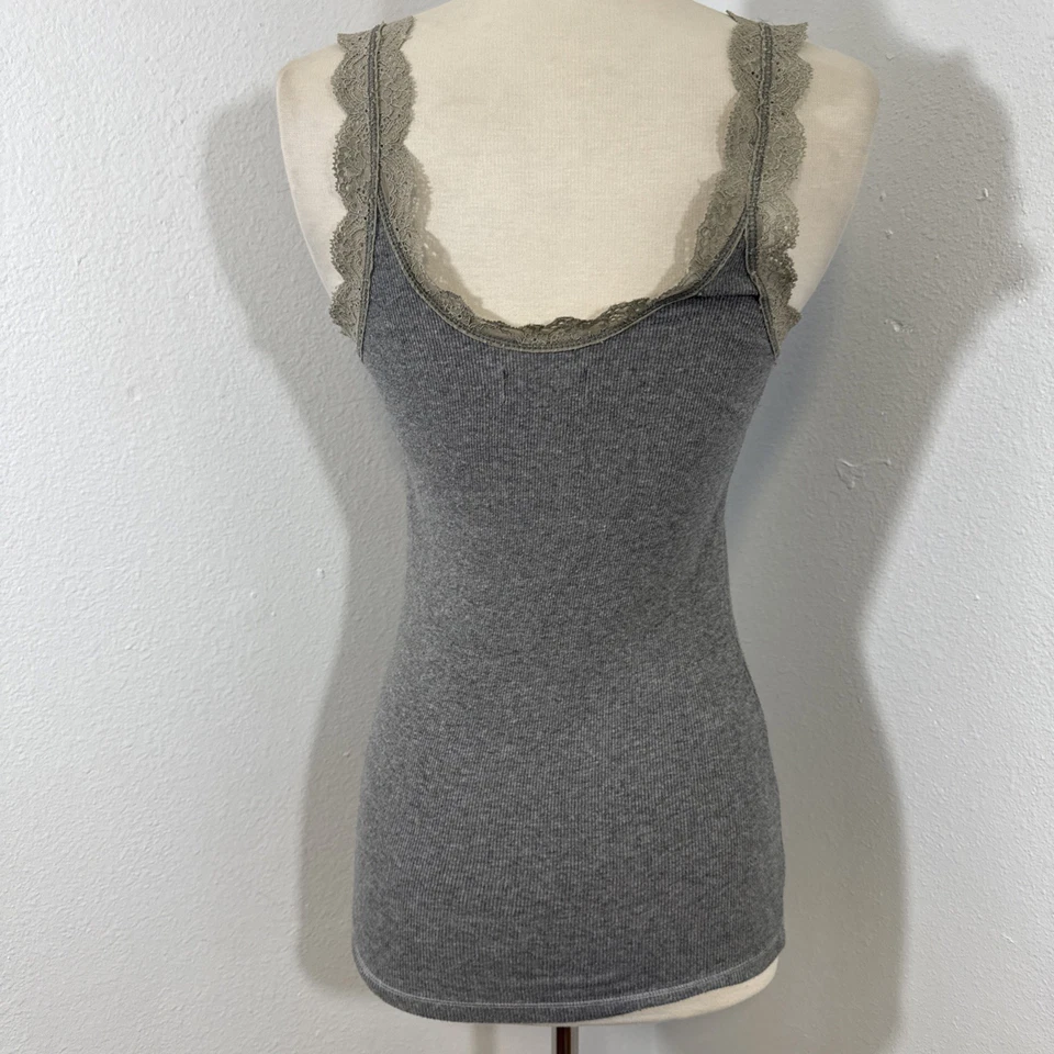 Top Hollister Mujer M Gris Encaje Ribete Femenino Romántico Bella Swan Y2K Foto 4 de 4