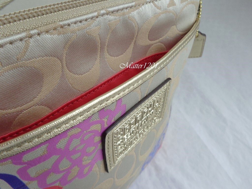 ショルダーバッグ・ポシェット COACH Daisey Applique Swingpack F48335 NWT Coach Daisey Applique Signature Swingpack Crossbody