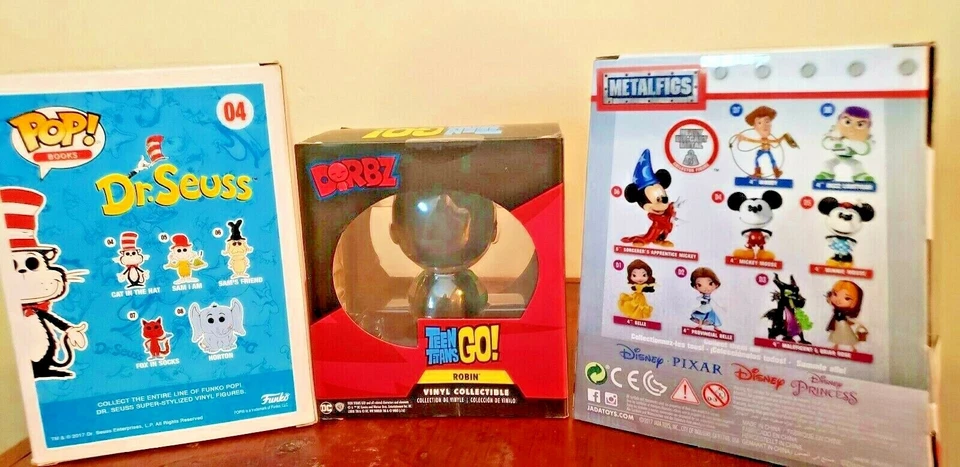 Lote lacrado de (3) bonecos de 2017: Dr. Seuss, Robin e Minnie Mouse - POP! + DORBZ+ - Imagem 2 de 4