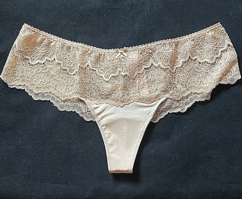 Victoria's Secret Floral Lace Thong Panty XS XS| Duty Free