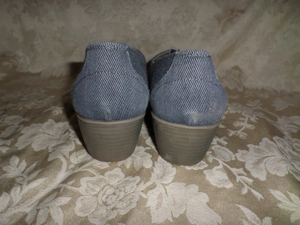 Eastland "Brooke" Denim Azul Lona Cuña Punta abierta 11 M Usado en Excelente Condición Espuma con Memoria Foto 2 de 4