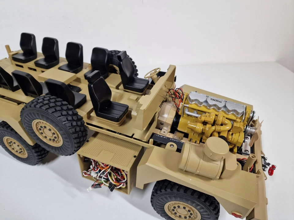 Amewi 22428 Rc US-Miltitärfahrzeug MRAP 6x6 1:12 Licht Sound 6WD 2Gang Militär - Bild 4 von 4
