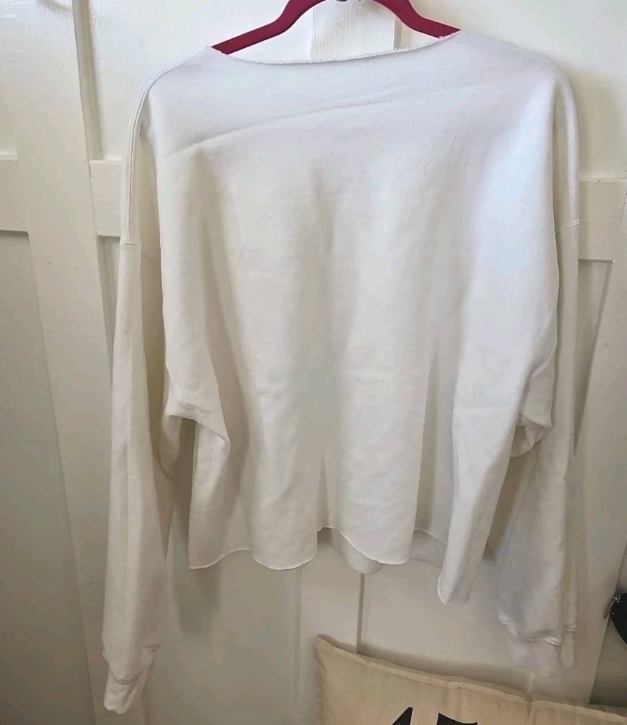 Oversized Women's Extra Large Pullover Sweatshirt - image 4