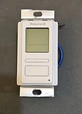 Honeywell Home 7-Day Solar Programmable Light Switch Timer 120V RPLS740B