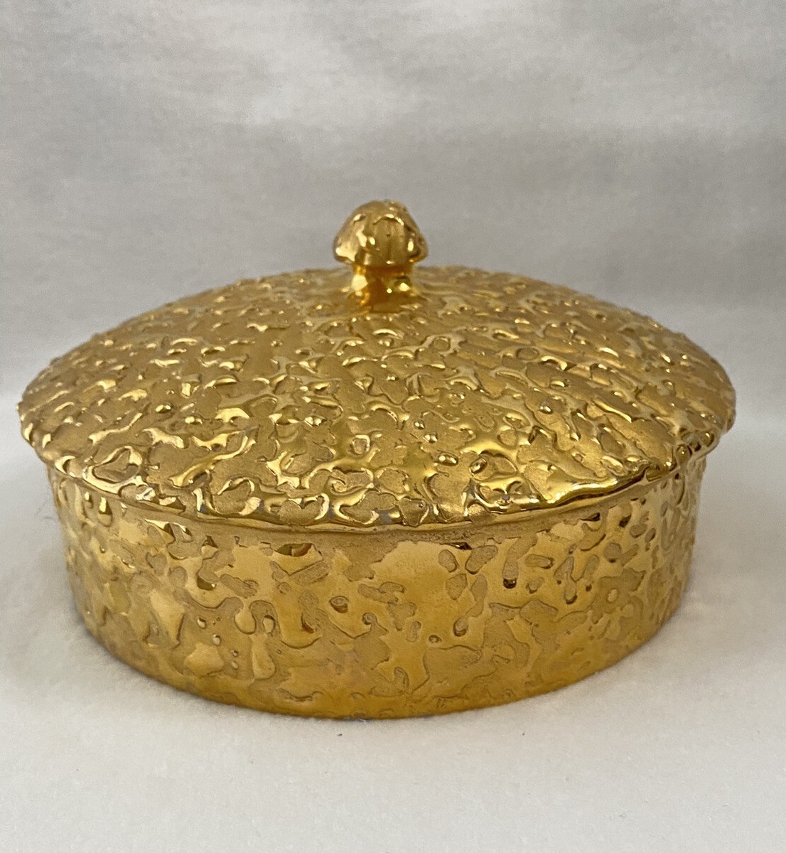 置物  GOLD DISH Vintage Hand Decorated Candy Dish With Lid 22K Gold Weeping Bright