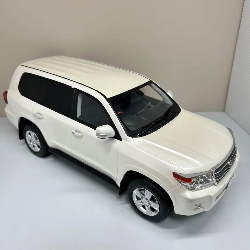 Scala 1/18 SAMURAI Toyota Land Cruiser Ax G Selection 200 Series Auto Giocatt... - Immagine 2 di 4