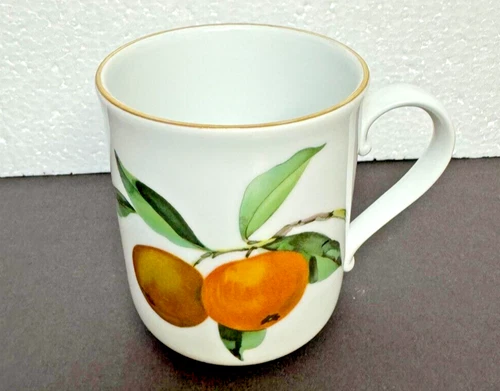 Vintage EVESHAM Royal Worcester Gold Trim Coffee Cup – 1961