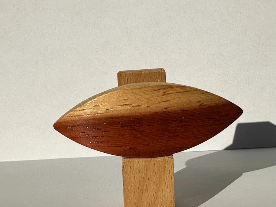 Bicolor rosewood tatting shuttle 2.5" long - Image 4 of 4