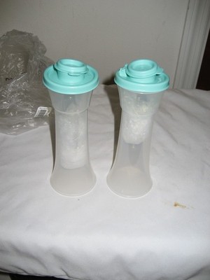 TUPPERWARE LARGE HOUR GLASS  SALT & PEPPER SET MINT GREEN/SHEER MIP FREE SHIP
