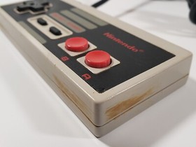 Nintendo Entertainment System [NES-004] Lot 2 Authentic NES Controllers - Tested