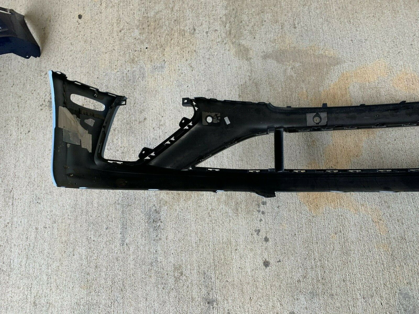 BENTLEY CONTINENTAL GT FRONT BUMPER WITH GRILLS 2020 OEM - NICE!!!