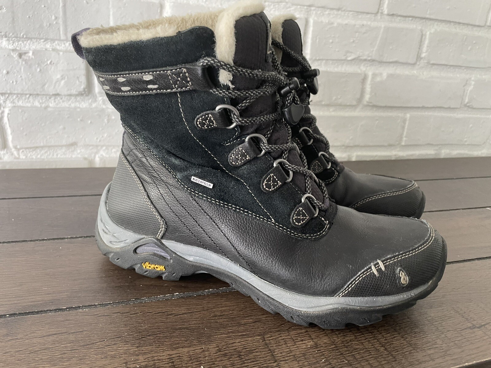 Ahnu Teva Montara III Waterproof Mid Hiking Women Black Vibram