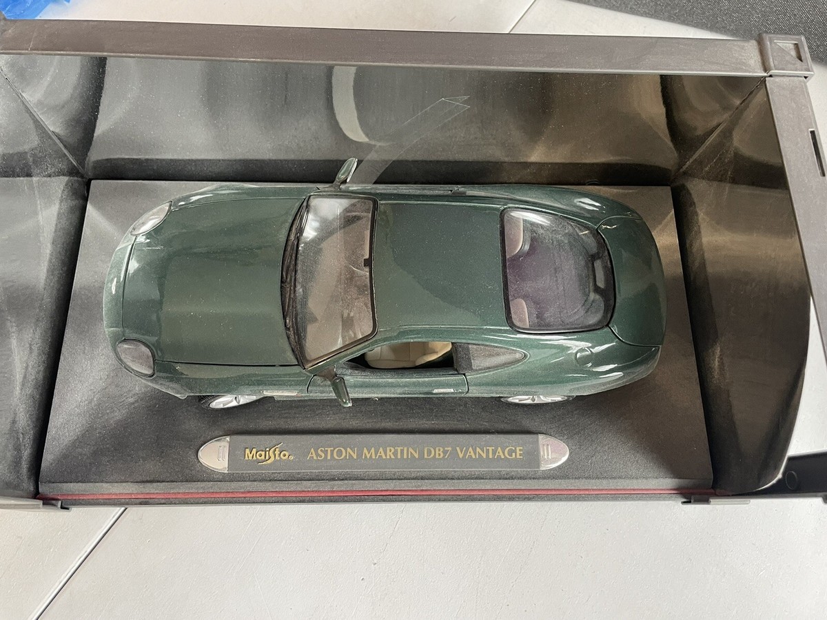 Maisto Premier Edition #36880 1/18 Scale Aston Martin DB7 Vantage