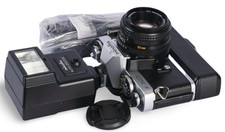 Minolta XD 35mm Film SLR Auto Winder D, MD Rokkor 50mm f/1.7 Lens Flash Kit