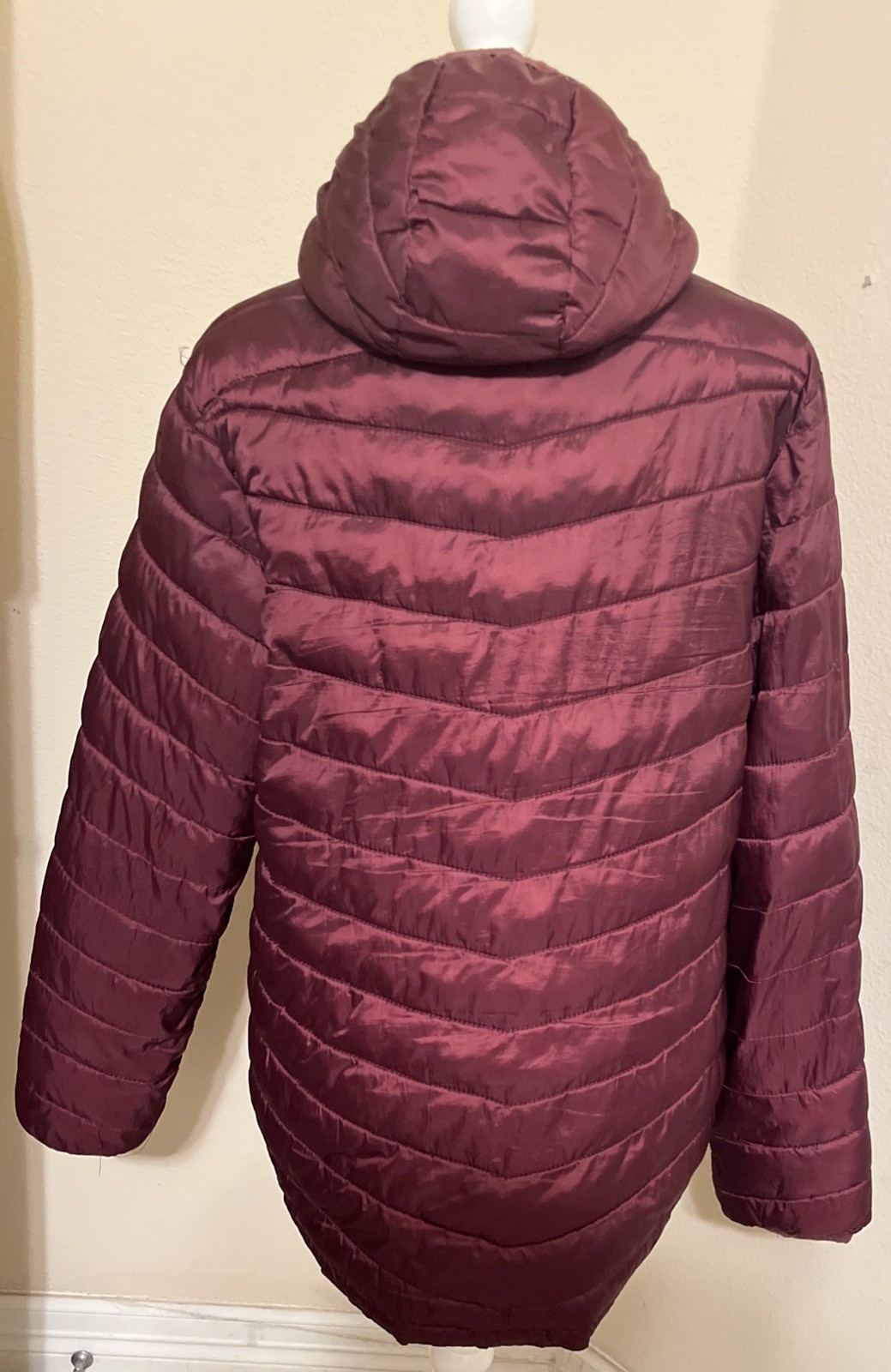 Champion Authentic Puff Maroon Medium Jacket. 1r. - image 5