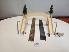 Hornby /Meccano OO D1 Metal Pedestrian Footbridge.With track& Extras.MyRef.(B90)