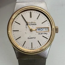Vintage 1979 N9 Bulova Accutron Quartz Dual-Day Original Rare Stainless Band