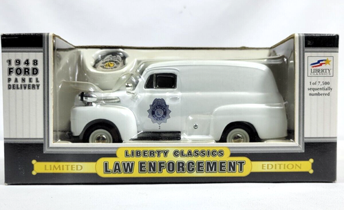 Liberty Classics Denver Police 1948 Ford Law Enforcement Panel Truck Bank - Afbeelding 1 van 23