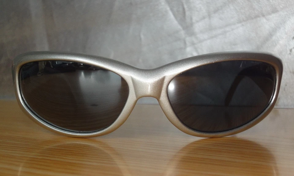 Arnette Catfish 222-0909 plateado todo brillante con lente gris espejo 62 mm - n.º como nuevo de colección Foto 2 de 4