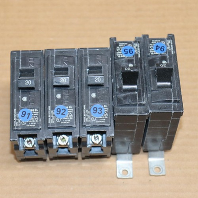 #ad #ad One Lot of 5 Siemens ITE B120 1 Pole 20 Amp Bolt In Breakers BU#91 95 $37.19