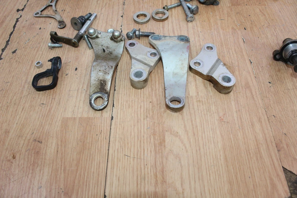 2014 Yamaha YZ250F  Motor mounts and various chassis hardware - Image 4 of 4